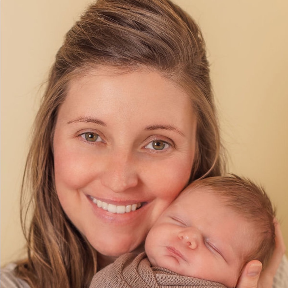 Meet your Posher, Courtney